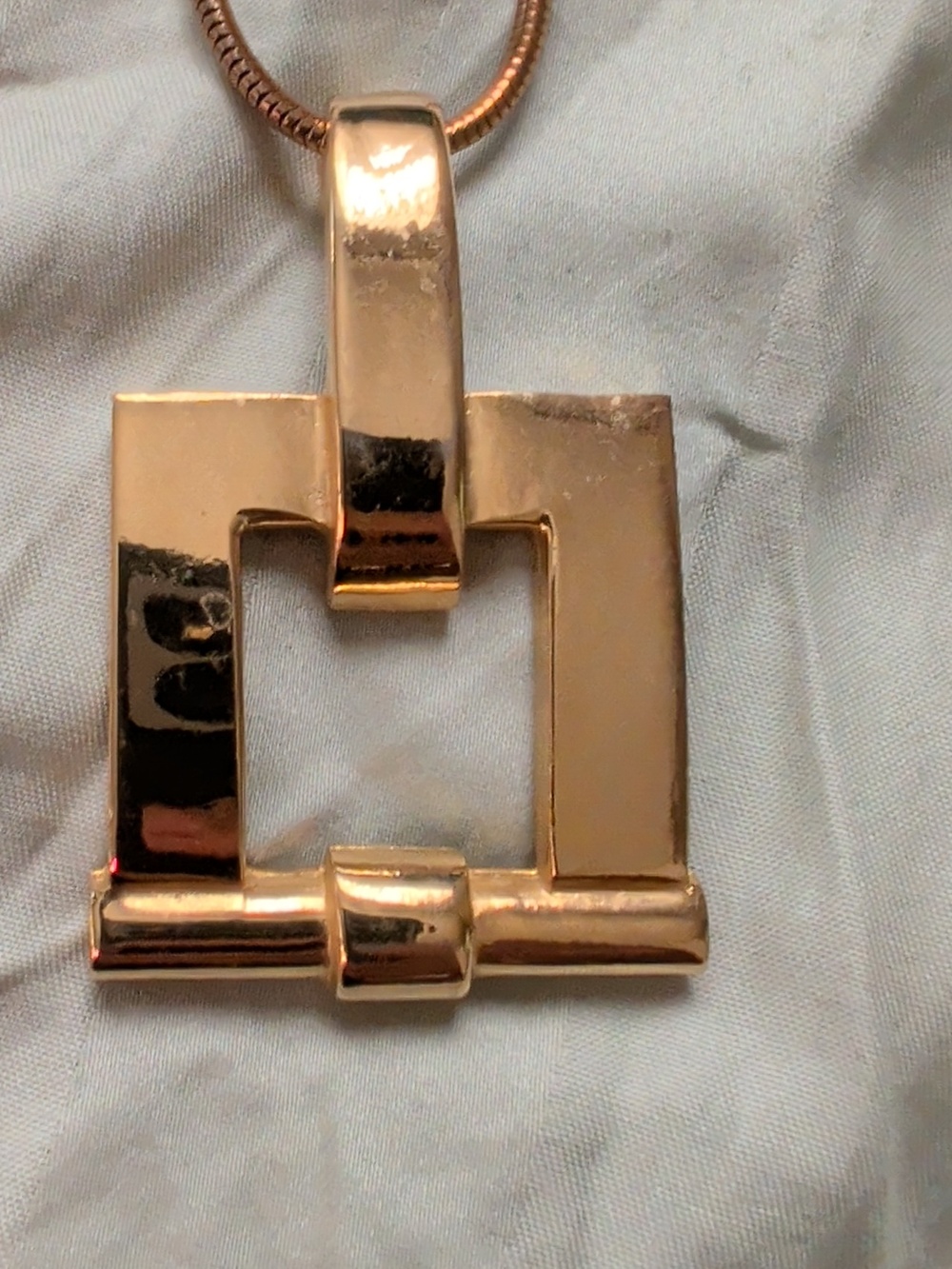 Nwt Geometric Rectangle Pendant Necklace in Gold